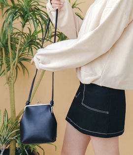 コリアンスタイル　シンプルガマグチクロスバッグ