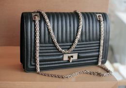 韓国ファッション　レディース　キルティングモダンレザーバッグ