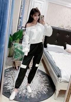 韓国ファッション通販　スポーティーカジュアル　セットアップ